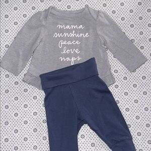 🛍CUTE  LITTLE GIRLS OUTFIT SIZE 0-3 MONTHS 🛍